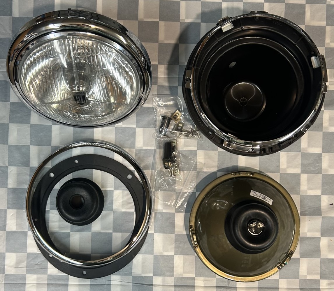 Tripod headlights PL700 PAIR with buckets and trim rings
